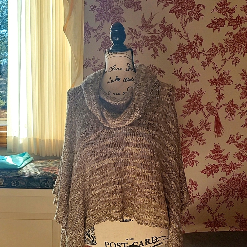 I▪︎N▪︎C International Sweater (S-M) in Neutral/Cement
